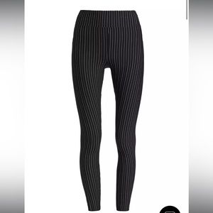 NWT Koral Pearl Pinstripe Contrast Leggings Black Small S